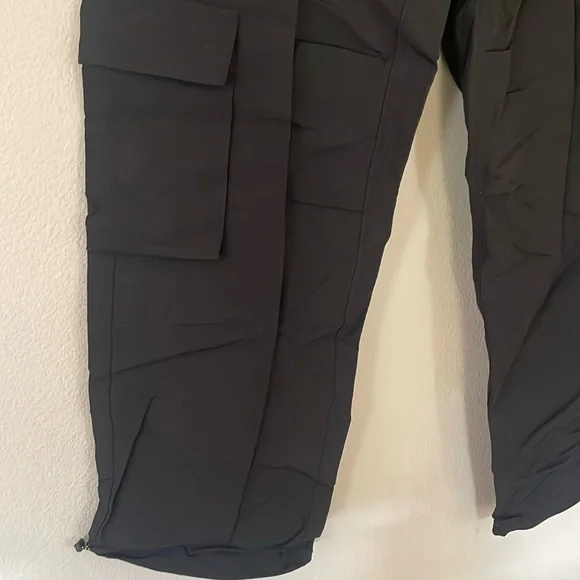 Women’s Black Nylon Cargo Pants Size M - Picture 3 of 4